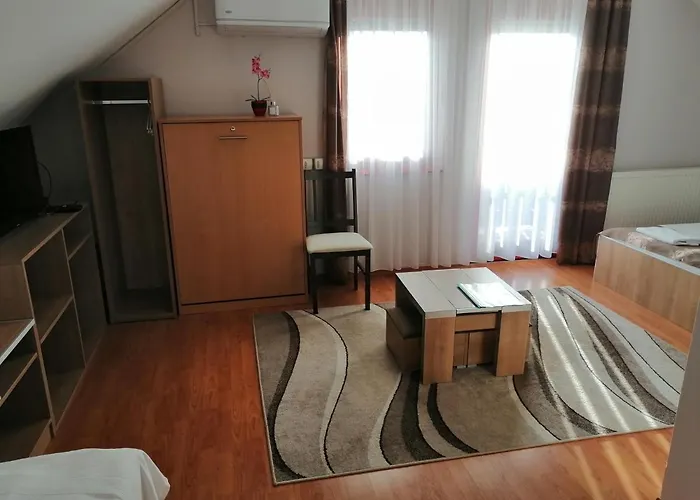 Csipkehaz Cserkeszolo
