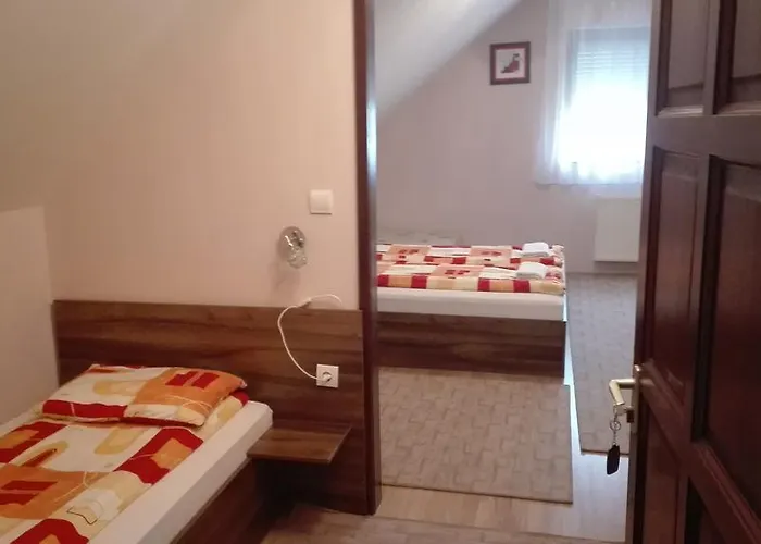Csipkehaz 3*